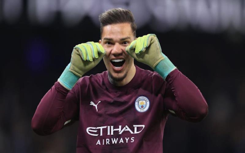Ederson Moraes Master of the Modern Goalkeeper with Unmatched Ball-Playing Skills