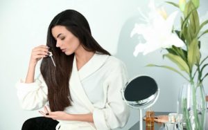 How to Achieve Long & Lustrous Locks with Hair Growth Serum